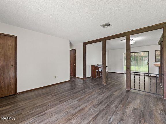 5th image of 119 Toulouse Dr