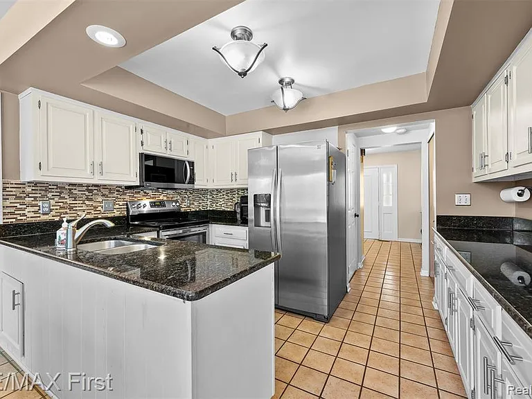 36010 Congress Rd — Photo 9