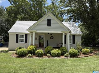 105 Lake St, Trussville, AL 35173