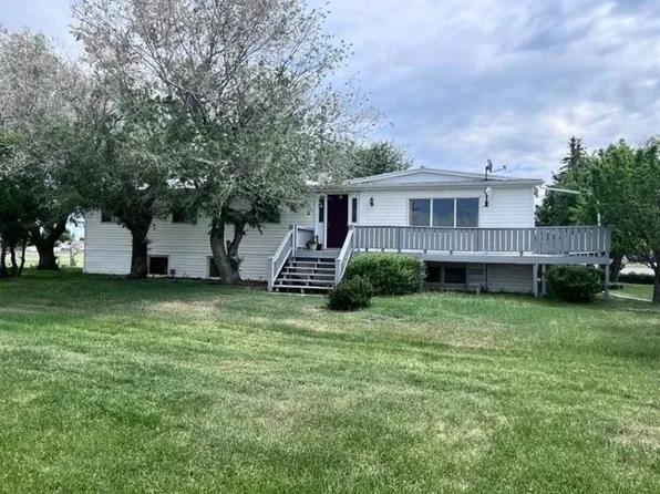 608 W 9th Ave, Hanna, AB T0J 1P0