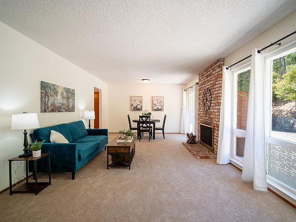5th image of 75 Twelveoak Hill Drive