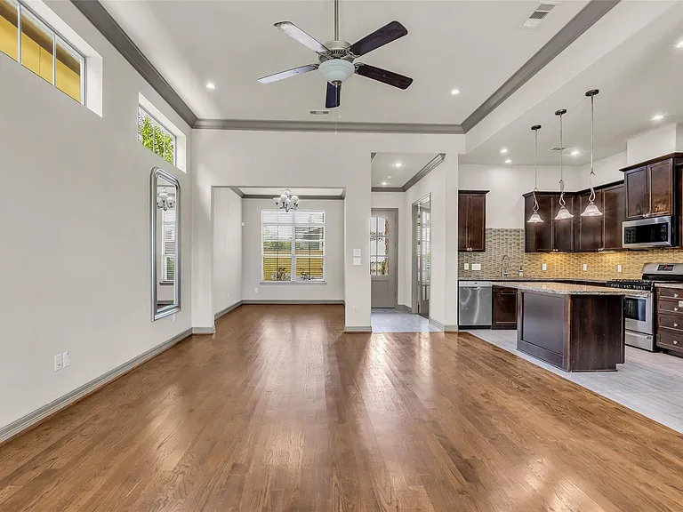 1535 Woodbend Park W — Photo 13