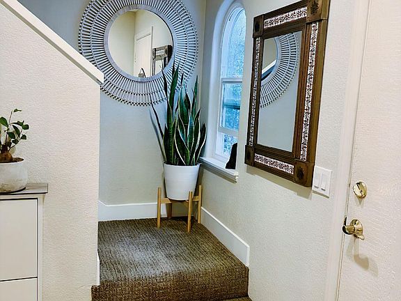5th image of 5085 La Jolla Blvd Unit 8