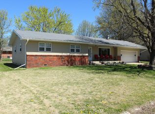817 E Burford St, Marshfield, MO 65706