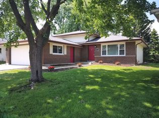 2170 N Westmoreland Dr, Palatine, IL 60074