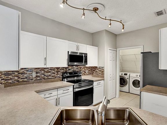 3rd image of 10000 Gate Pkwy N APT 1621