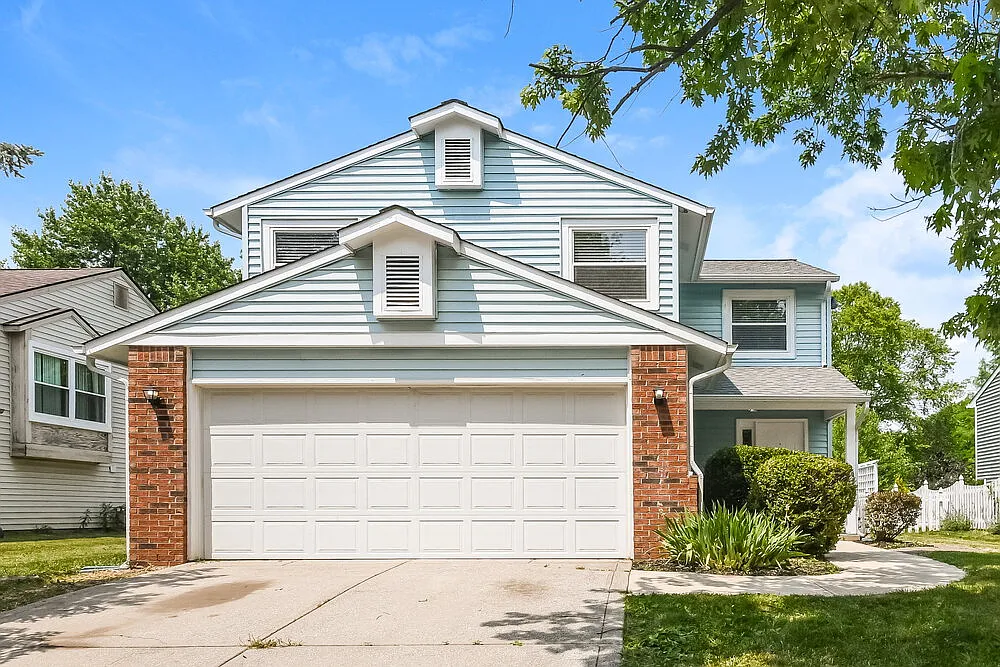 4 bed, 2.5 bath, 1440 sqft, $3,190 — Photo 1