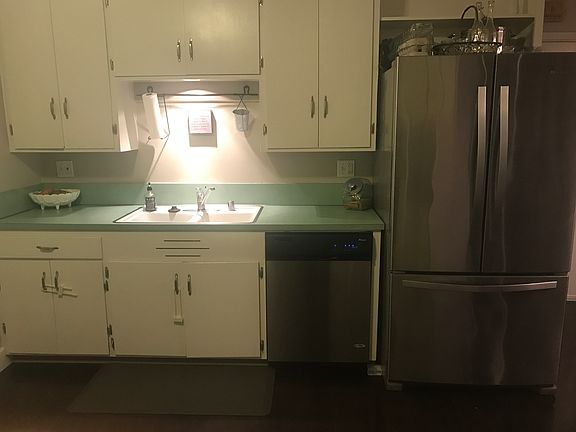 2nd image of 105 S Lincoln St