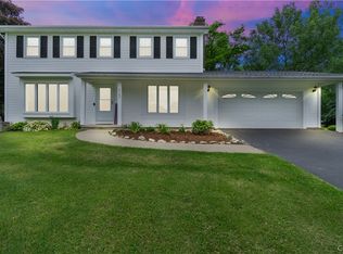 6157 Barkwood Ct, Farmington, NY 14425