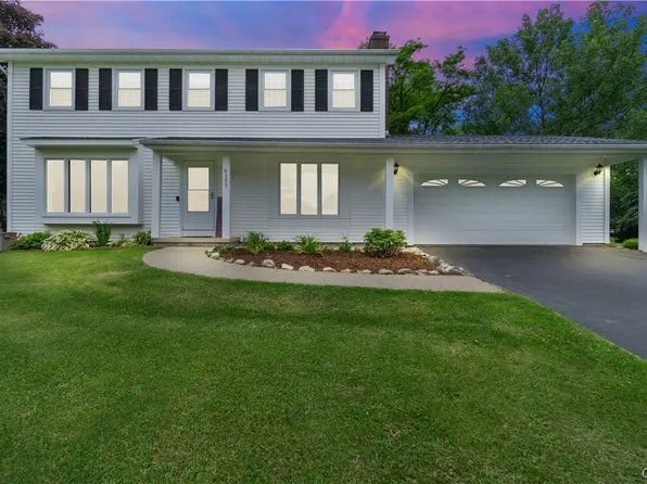 6157 Barkwood Ct, Farmington, NY 14425