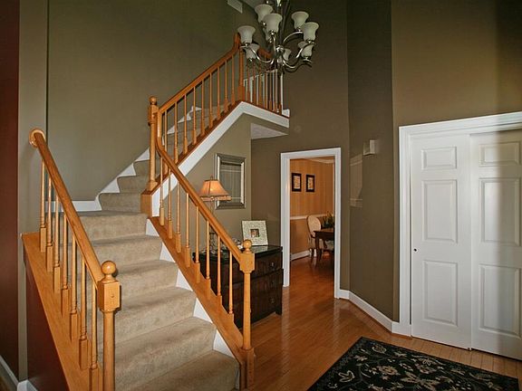 3rd image of 5 Royal Birkdale Ct