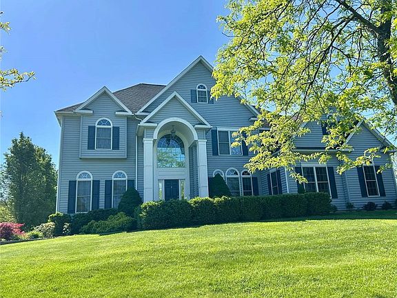 2nd image of 16 Chelsea Dr