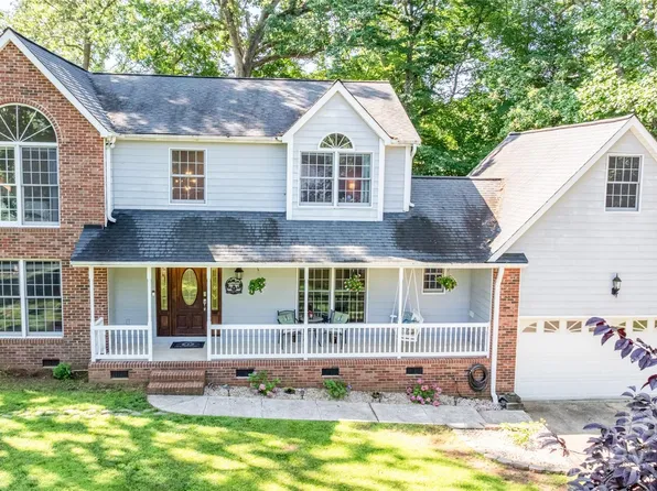 110 Club Dr, Mooresville, NC 28115