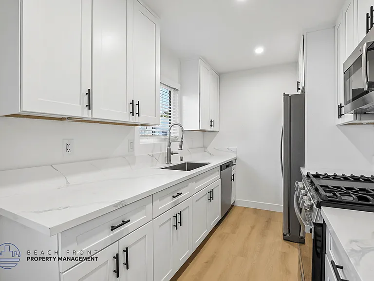 1230 E. 1st St. — Photo 18