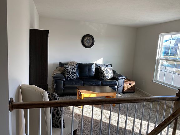 3rd image of 8017 Valley Crossing Dr