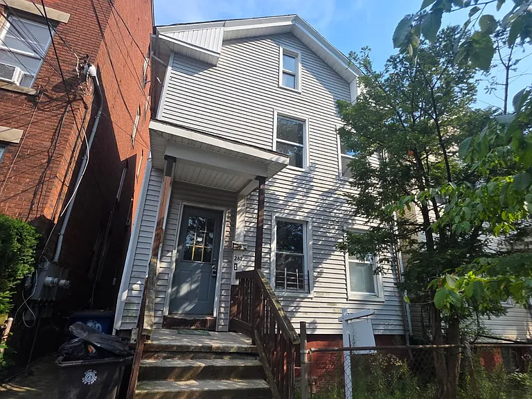 262 Davenport Ave #2 — Photo 11
