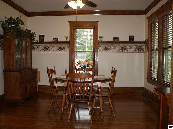 2nd image of 533 7th St SE