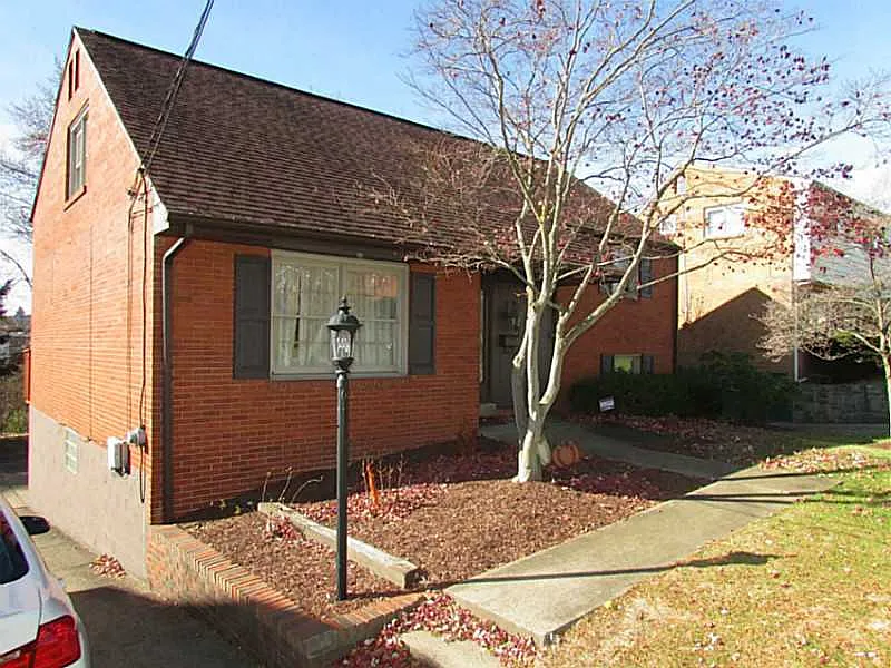 409 Grace St photo 1