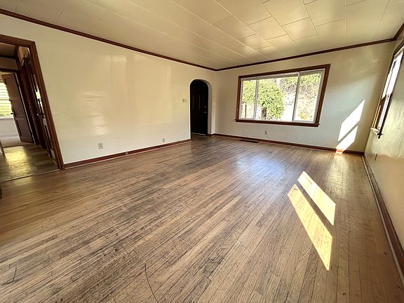 5th image of 1131 Humboldt St
