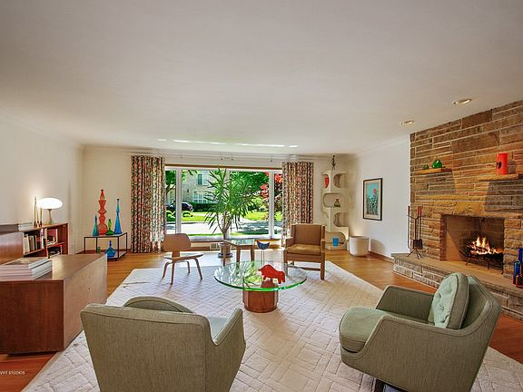 4th image of 6518 N Le Mai Ave