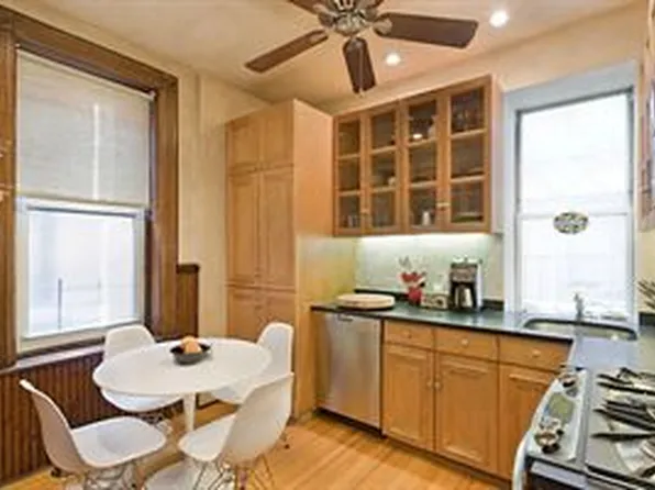 140 West 16th Street image 1 of 6