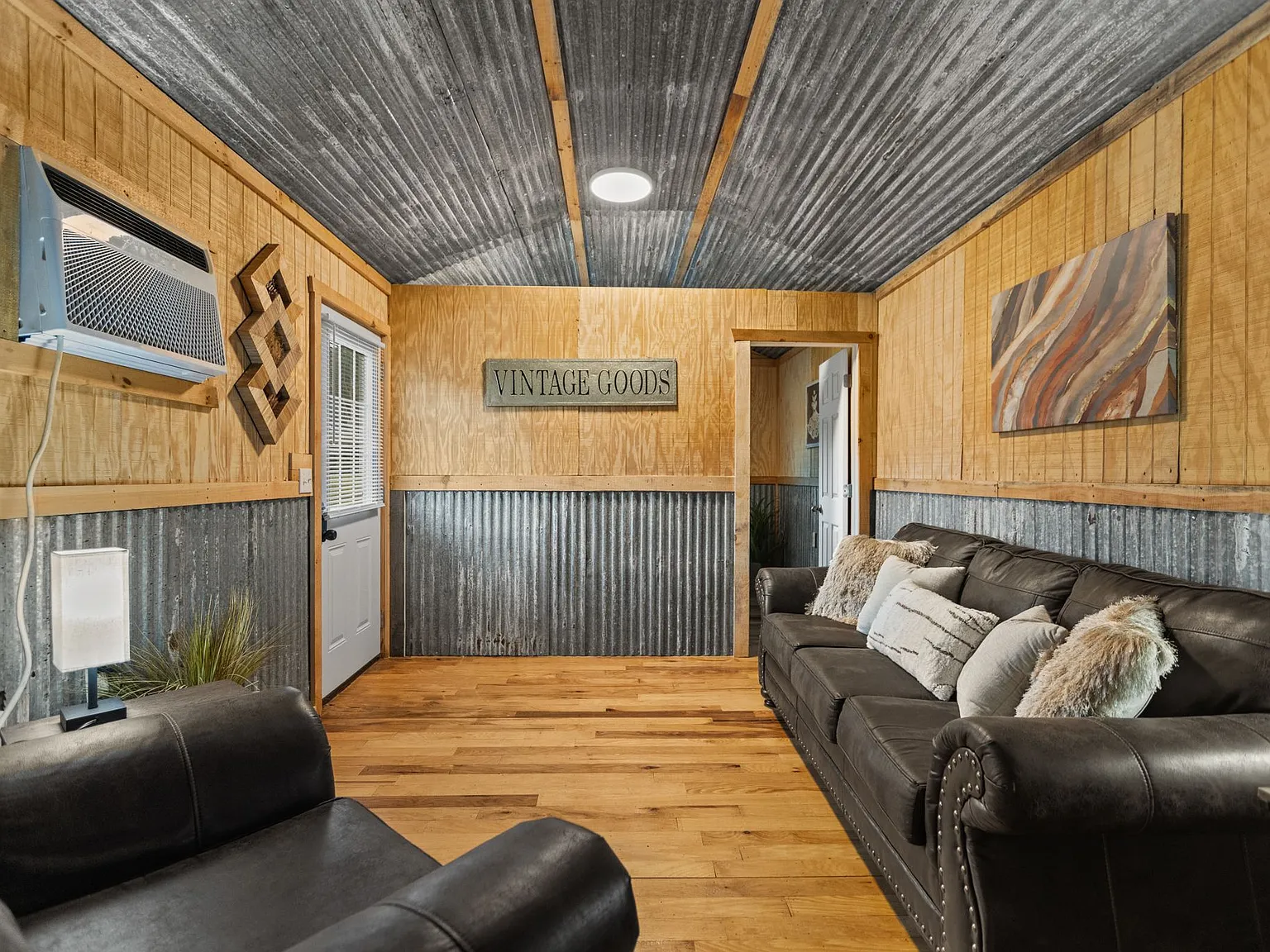 2 bed, 1000 sqft, $900 — Photo 3