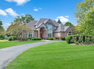 25828 N Arrowhead Dr, Mundelein, IL