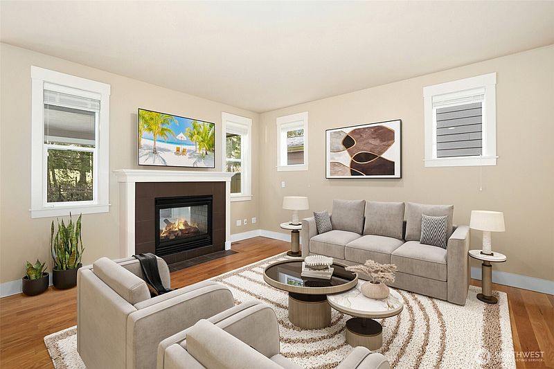 4th image of 3907 Cameron Drive NE