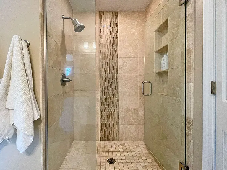 6560 Shadow Ln — Photo 21