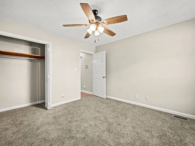 1043 Holly Rock Ct — Photo 17