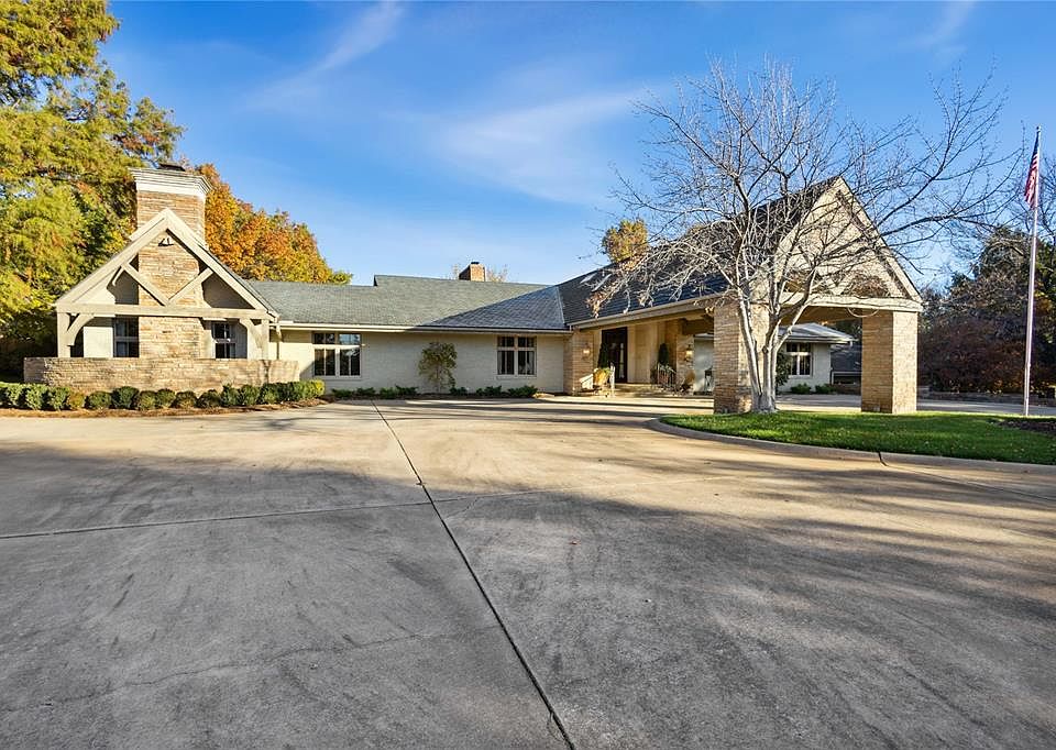 2421 NW Grand Blvd, Nichols Hills, OK 73116 | Zillow
