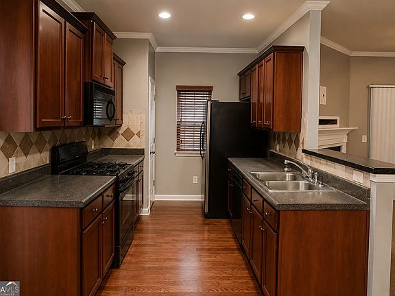 4th image of 2759 Keystone Ave