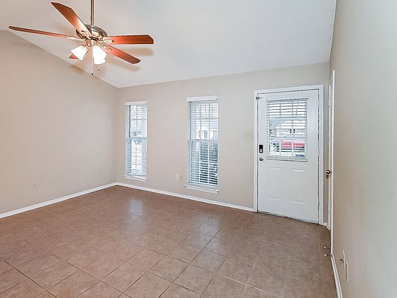 4th image of 4210 Brighton Dr