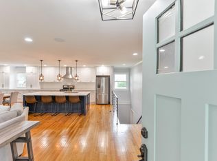 7400 Boxwood Ct, Graymoor Devondale, KY 40222