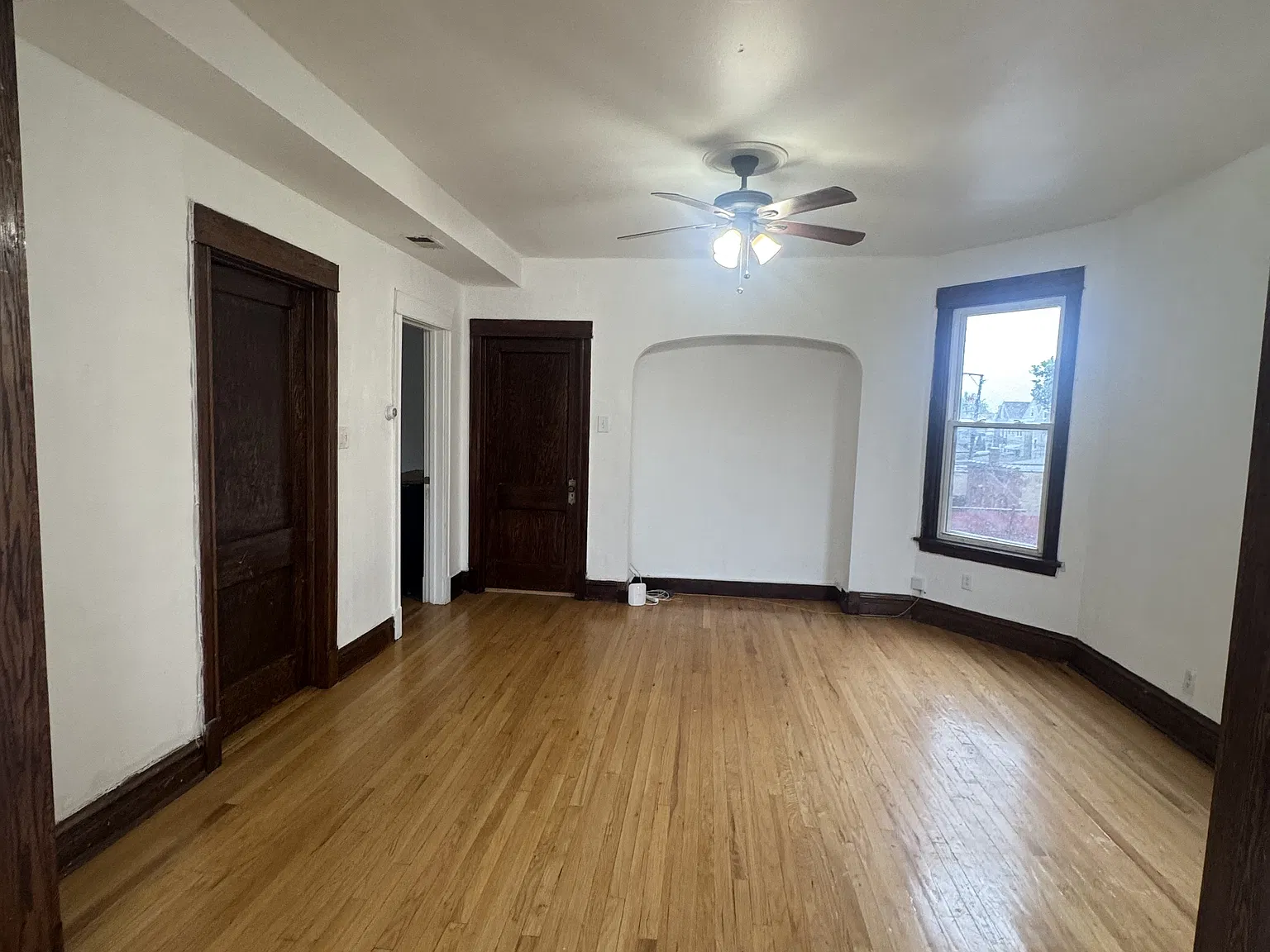 2 bed, 1250 sqft, $2,400 — Photo 4