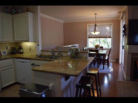 4th image of 368 Kylemore Ct