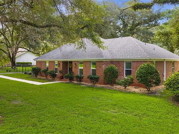 2nd image of 11207 NW 14TH AVENUE