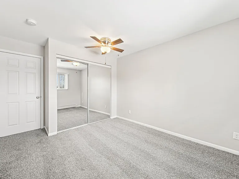 Williamsburg Apartments — Photo 31