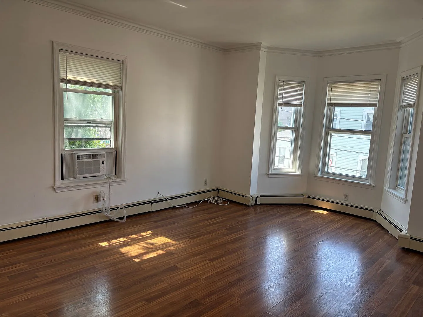 No Broker Fee! Allston 4 Bed/2 Bath With Laundry In-Unit Avail 9/1 — Photo 4