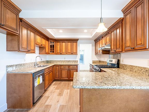 5th image of 1119 Carmel Cir