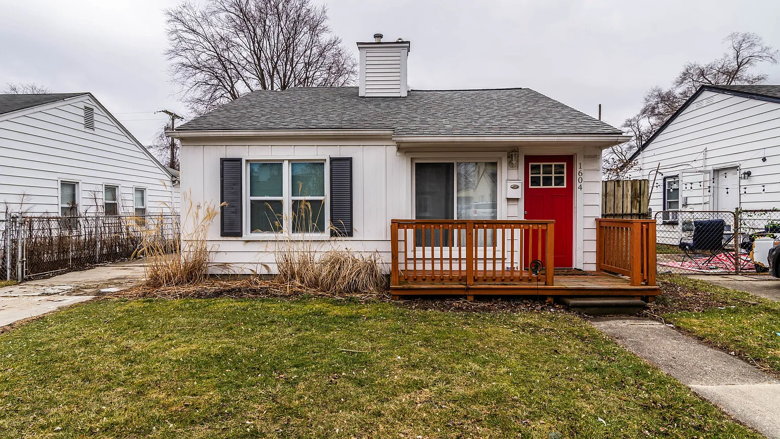 1604 University St photo 1
