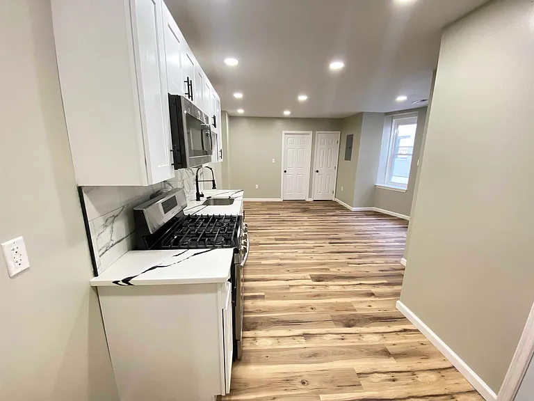 1426 W Rockland St #2 — Photo 11