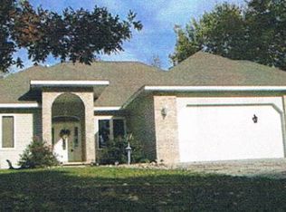 151 Pinnacle Point Dr, Hillsboro, IL 62049