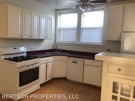 2nd image of 4448 N Western Ave APT 3B