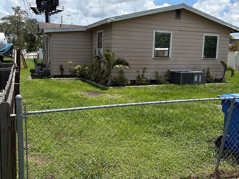 11332 Pine St — Photo 10