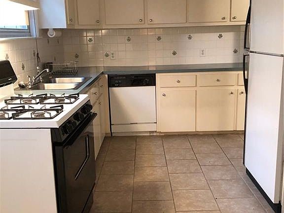 5th image of 3522 Wareingwood Dr