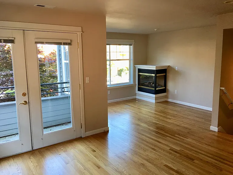 6521B 24th Ave NE — Photo 2