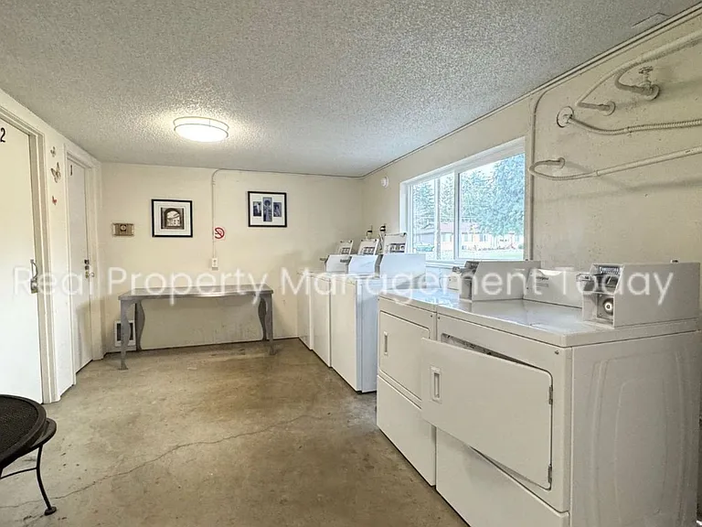 Elizabeth Anderson Apartments — Photo 16