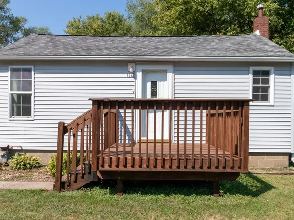728 S Evans Rd, Evansdale, IA 50707