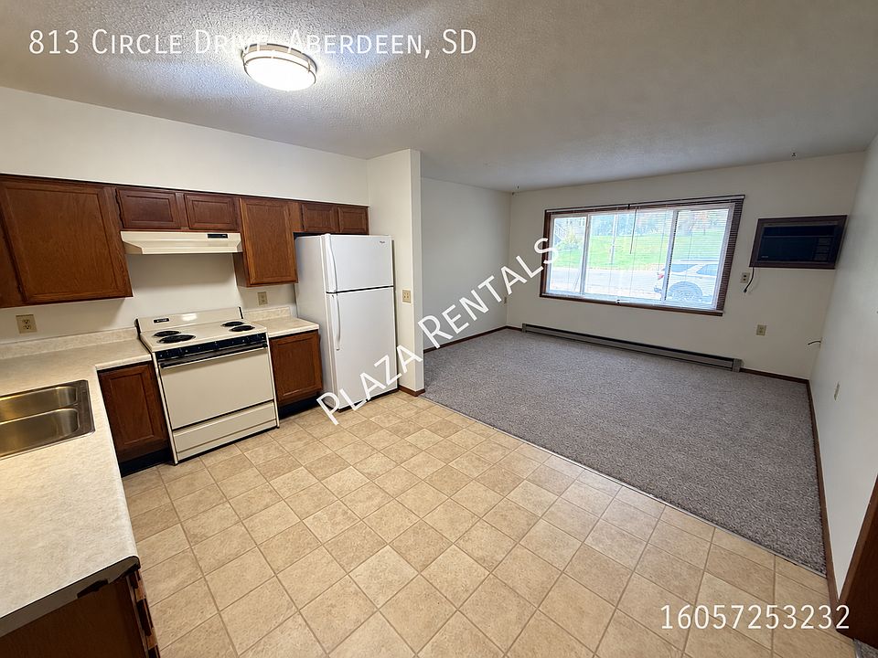 1st image of 213 13th Ave E #8